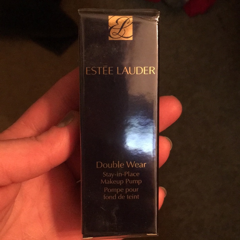 Estée Lauder Double Wear Foundation Pump